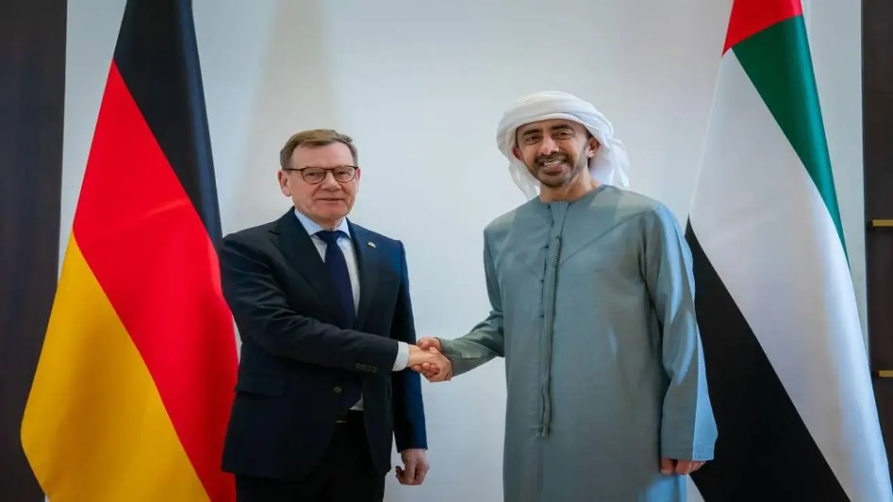 عبد الله بن زايد يبحث مع وزير خارجية ألمانيا تداعيات الاعتداءات الصاروخية الإيرانية